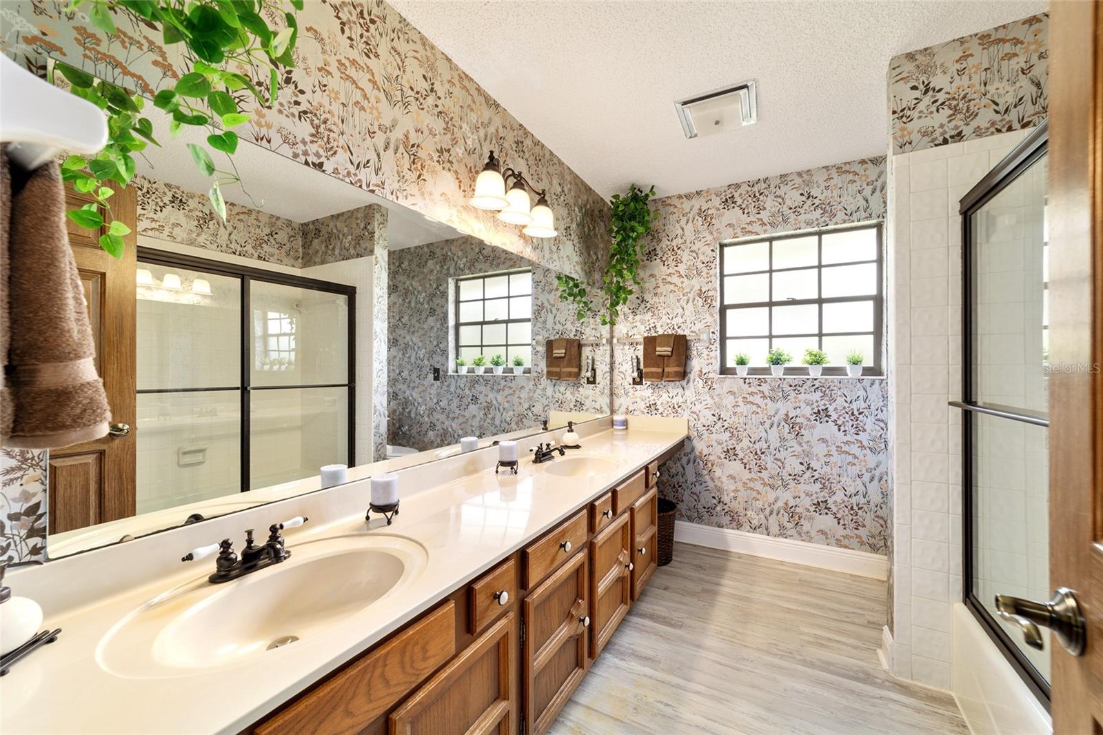 STONEWOOD ESTATE - Residential