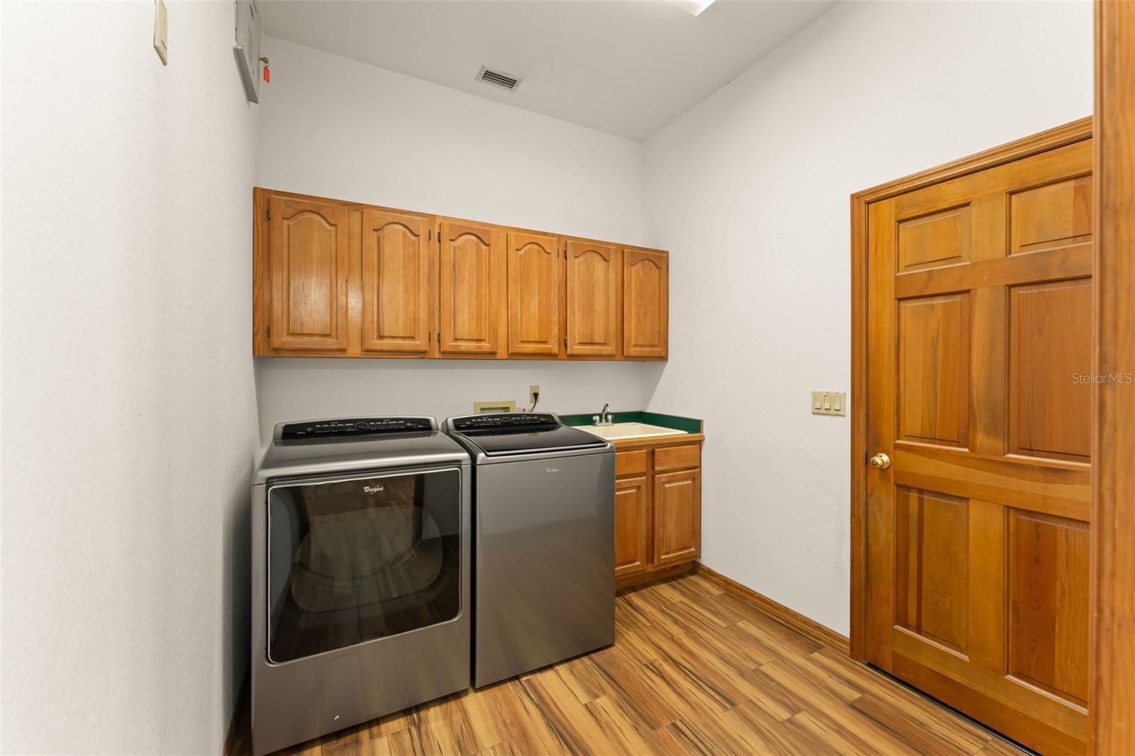 PICKETT DOWNS - Residential