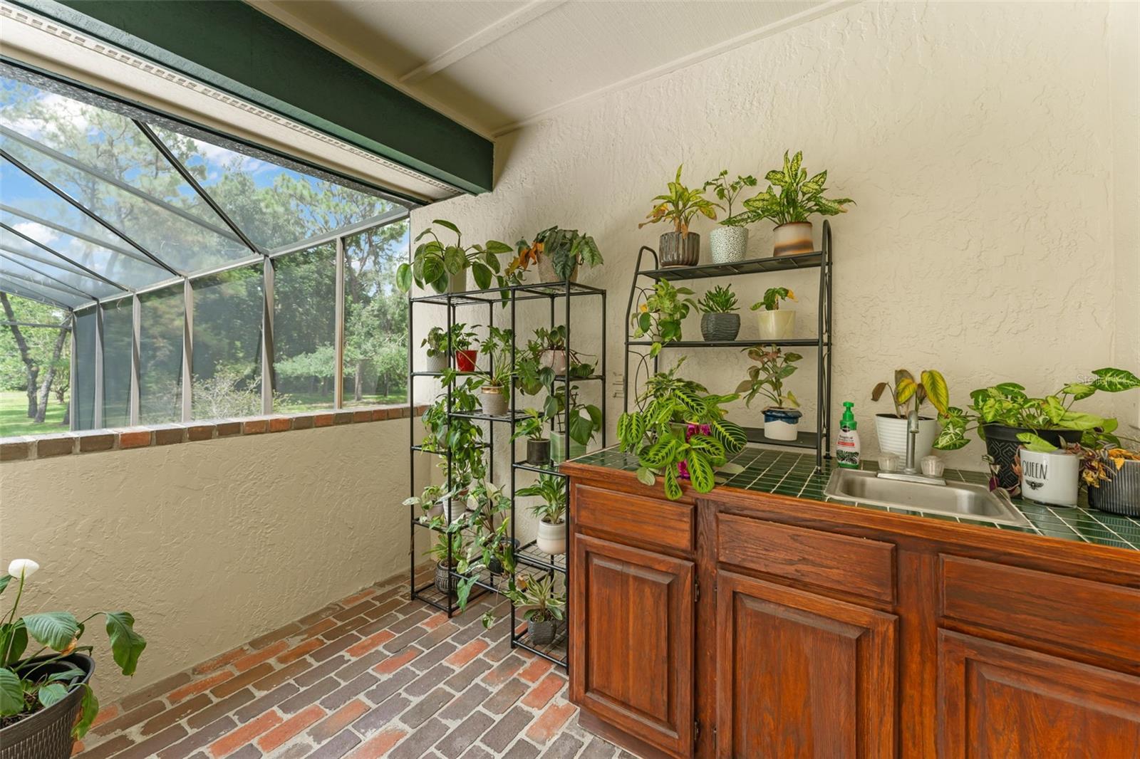 PICKETT DOWNS - Residential
