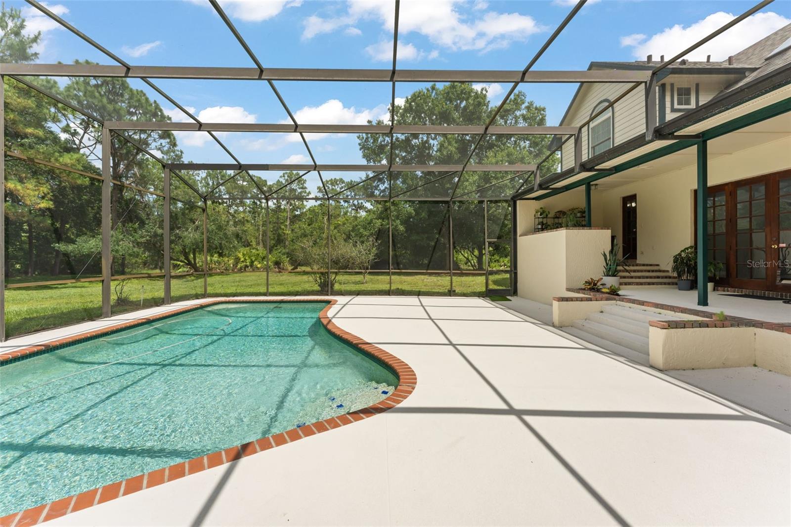 PICKETT DOWNS - Residential