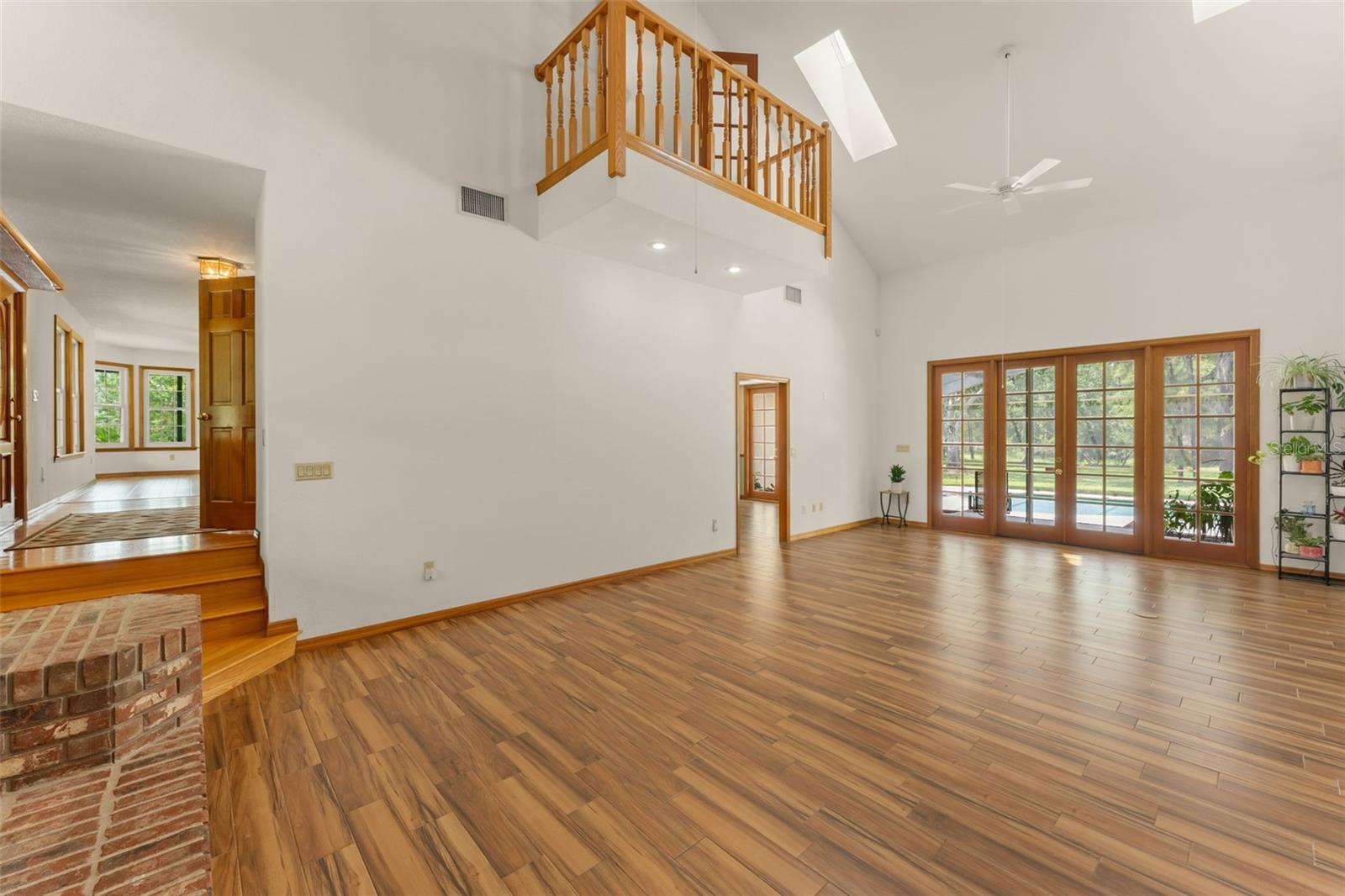 PICKETT DOWNS - Residential