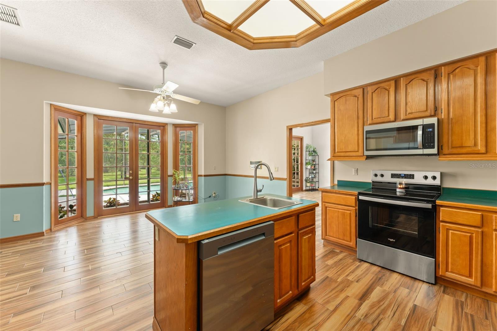 PICKETT DOWNS - Residential