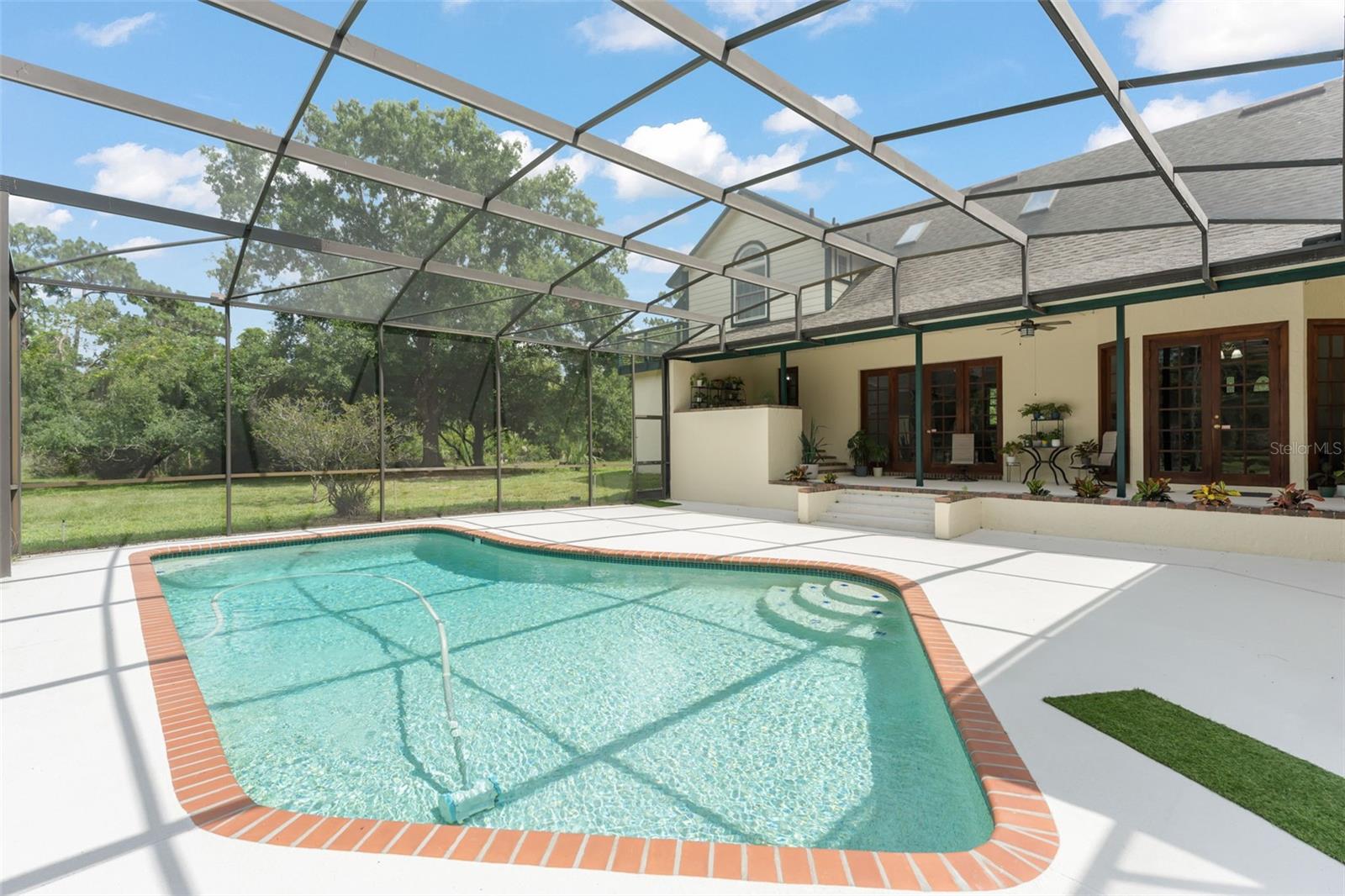 PICKETT DOWNS - Residential
