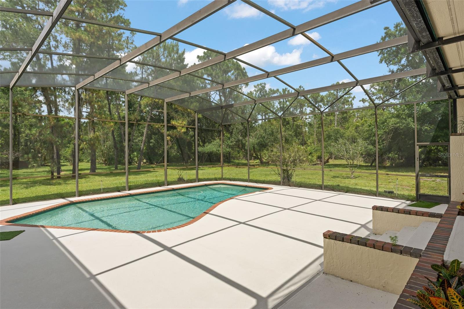 PICKETT DOWNS - Residential