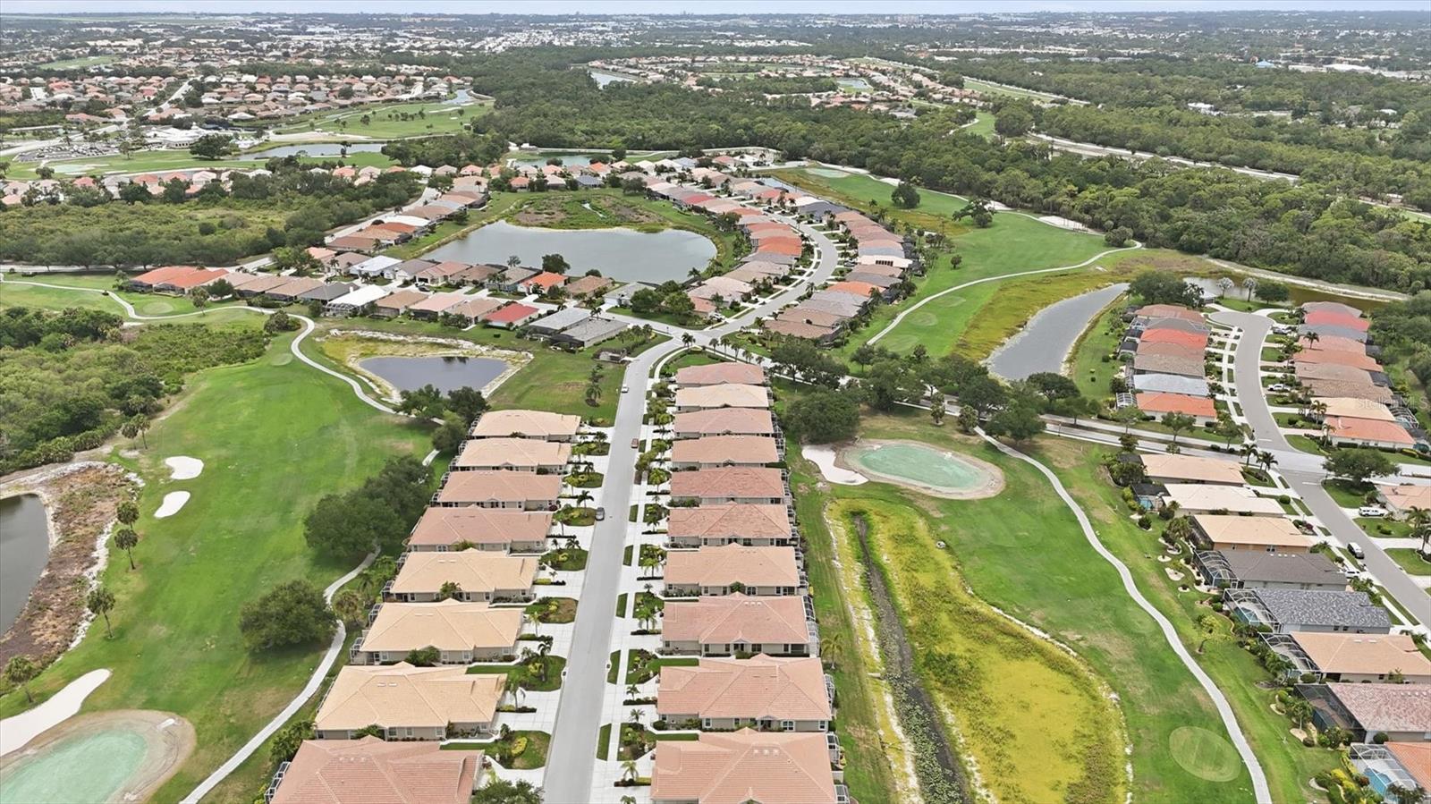 PELICAN POINTE GOLF & CNTRY CL - Residential