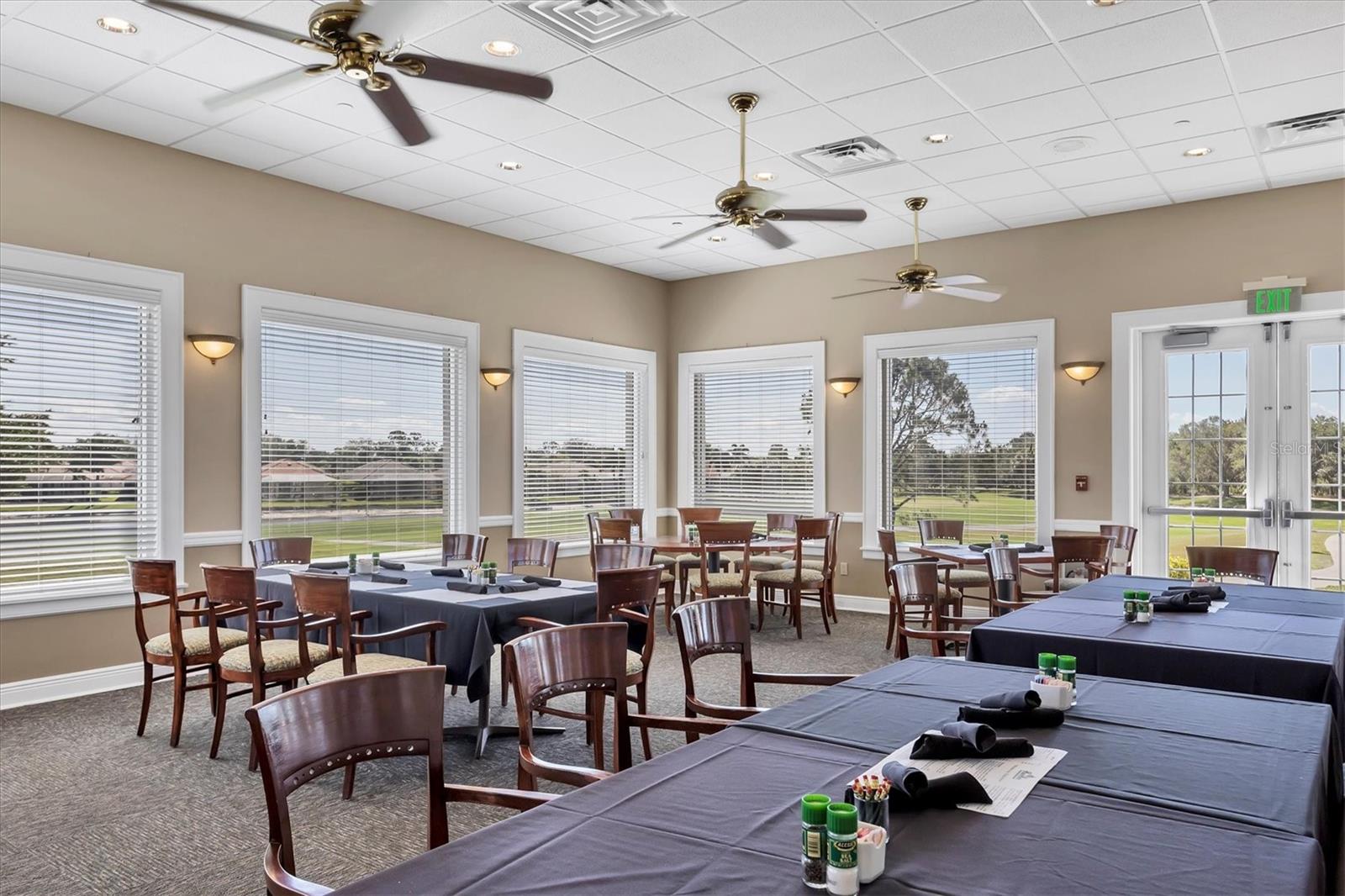 PELICAN POINTE GOLF & CNTRY CL - Residential