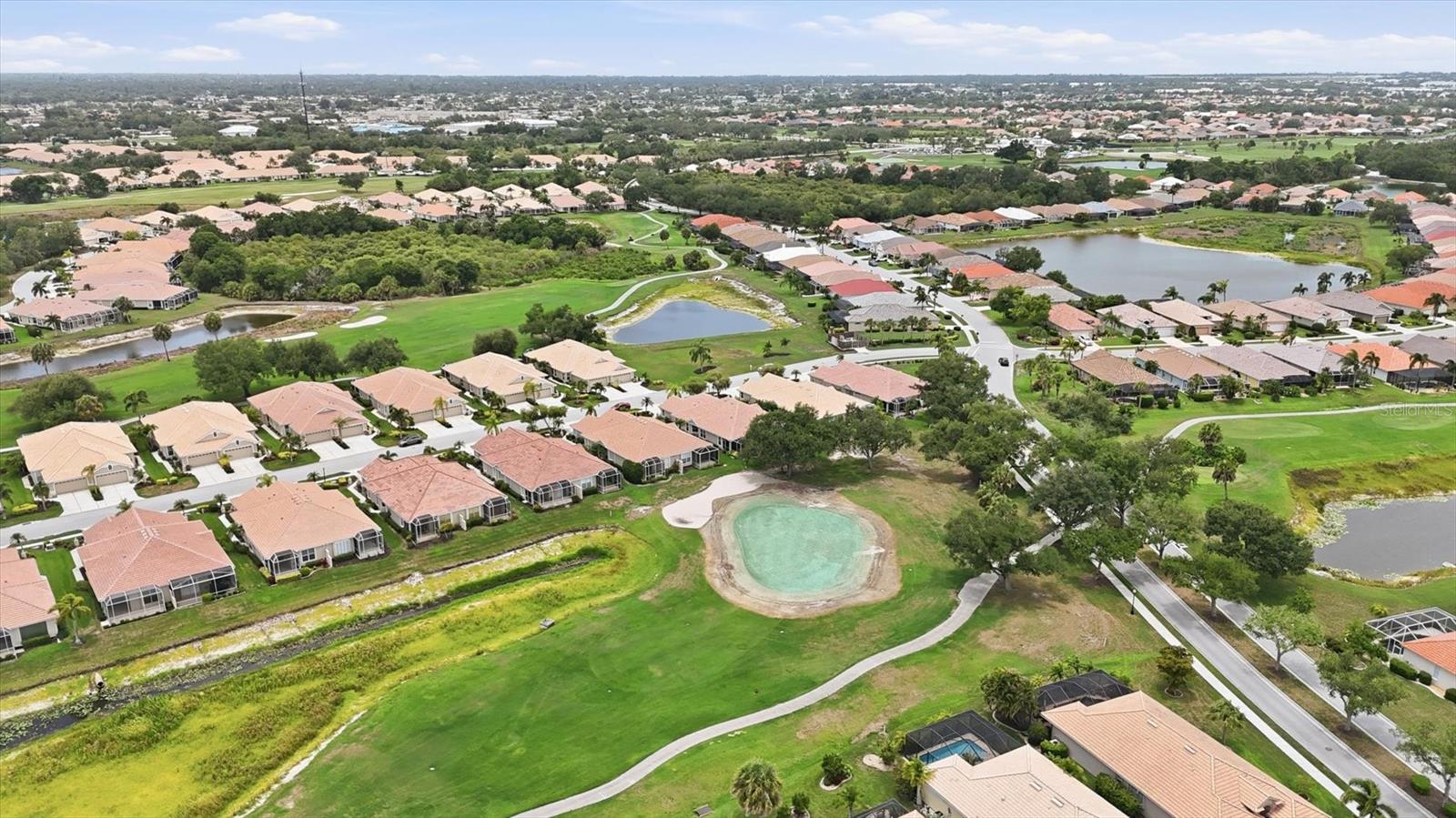 PELICAN POINTE GOLF & CNTRY CL - Residential