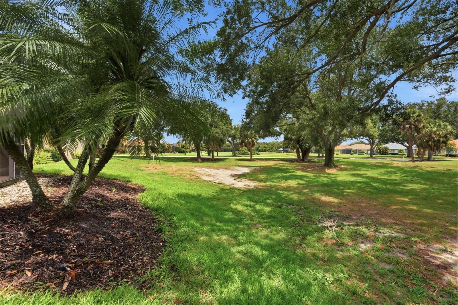 PELICAN POINTE GOLF & CNTRY CL - Residential