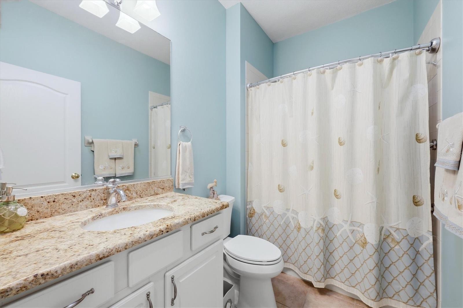 PELICAN POINTE GOLF & CNTRY CL - Residential