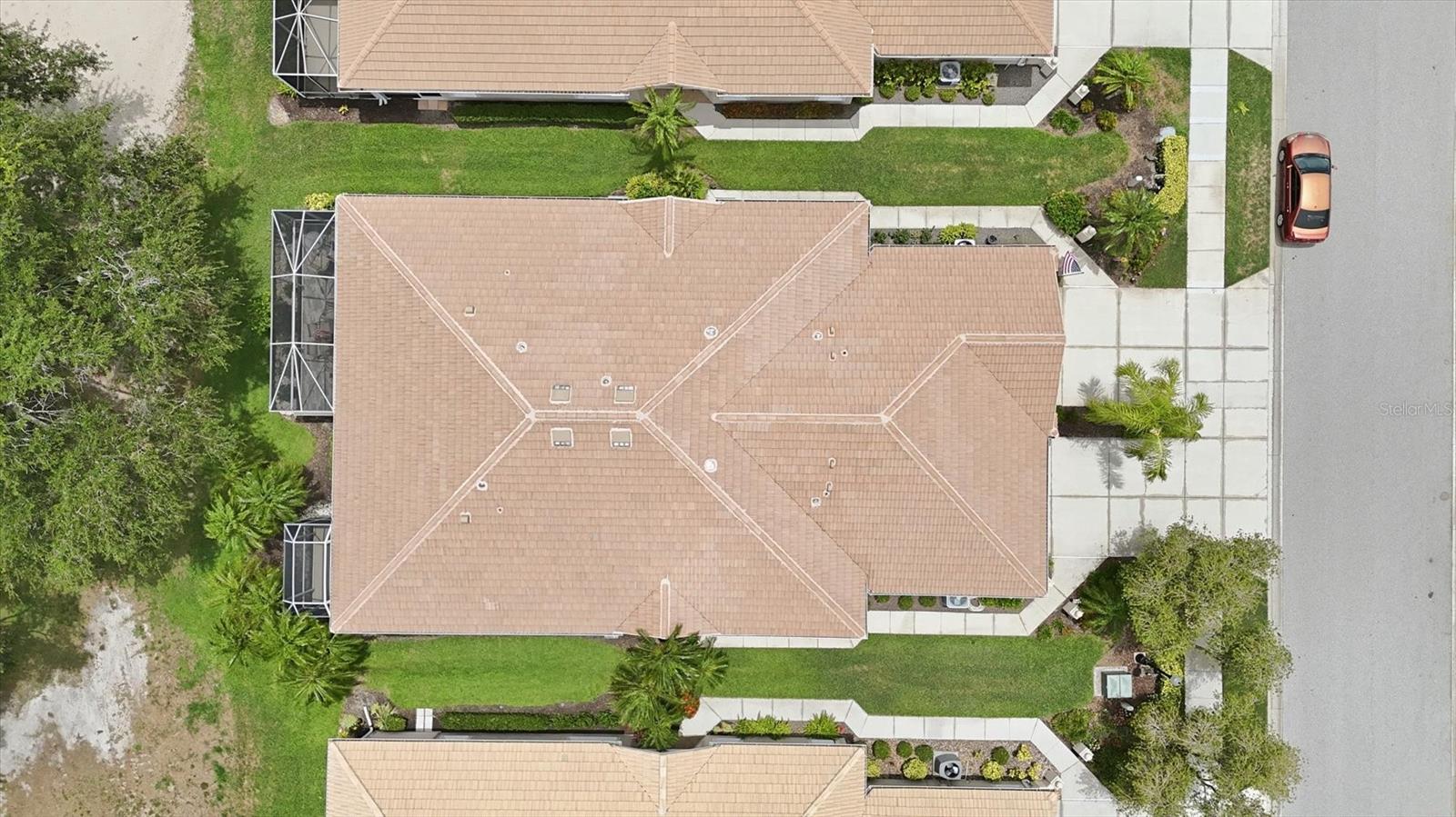 PELICAN POINTE GOLF & CNTRY CL - Residential