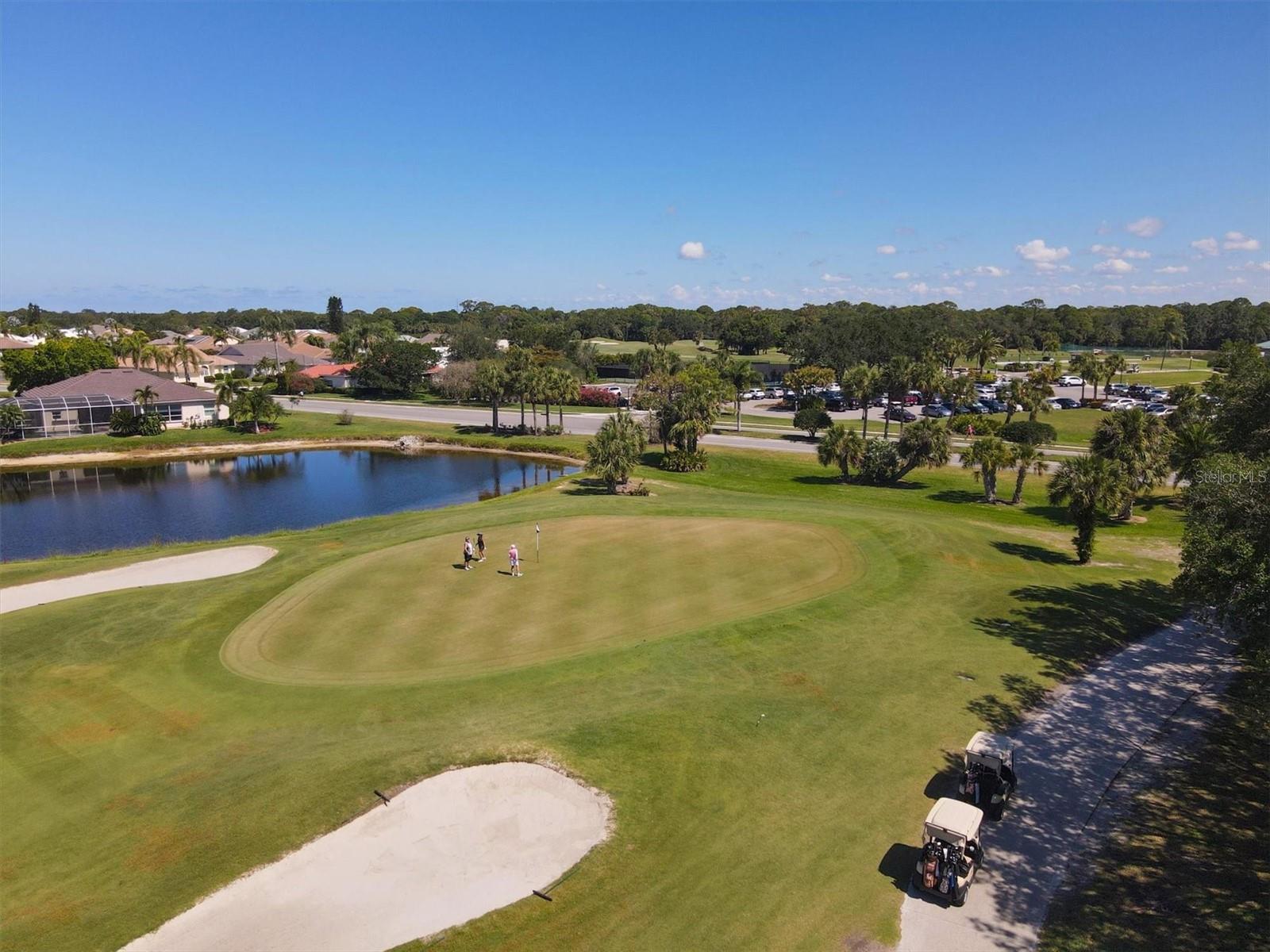 PELICAN POINTE GOLF & CNTRY CL - Residential