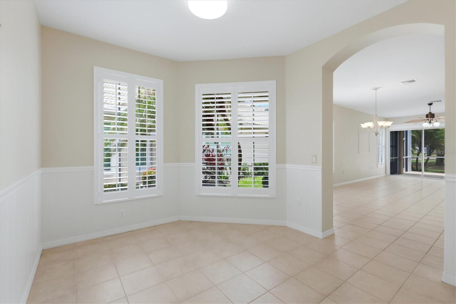 PELICAN POINTE GOLF & CNTRY CL - Residential