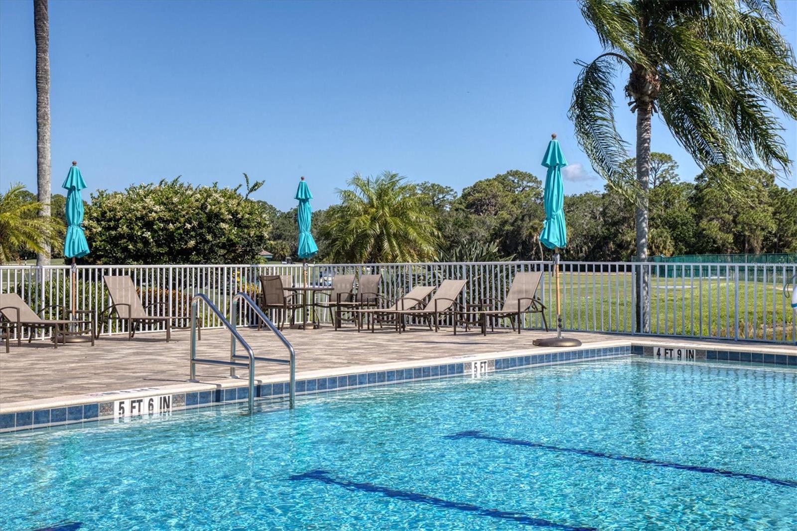 PELICAN POINTE GOLF & CNTRY CL - Residential