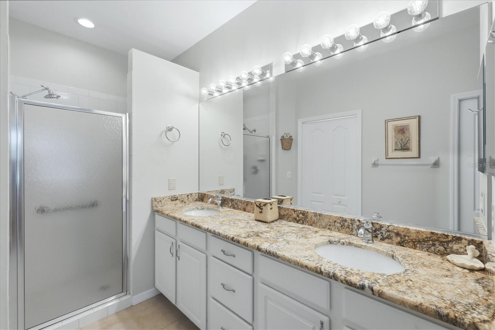 PELICAN POINTE GOLF & CNTRY CL - Residential