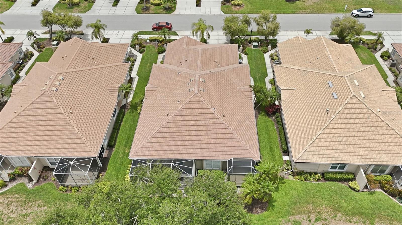 PELICAN POINTE GOLF & CNTRY CL - Residential