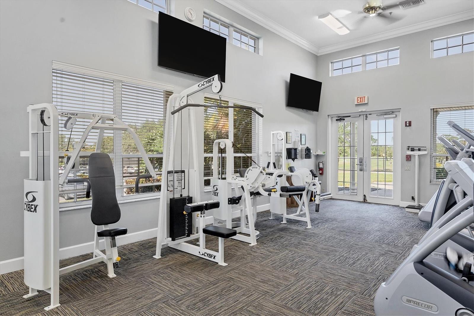 PELICAN POINTE GOLF & CNTRY CL - Residential