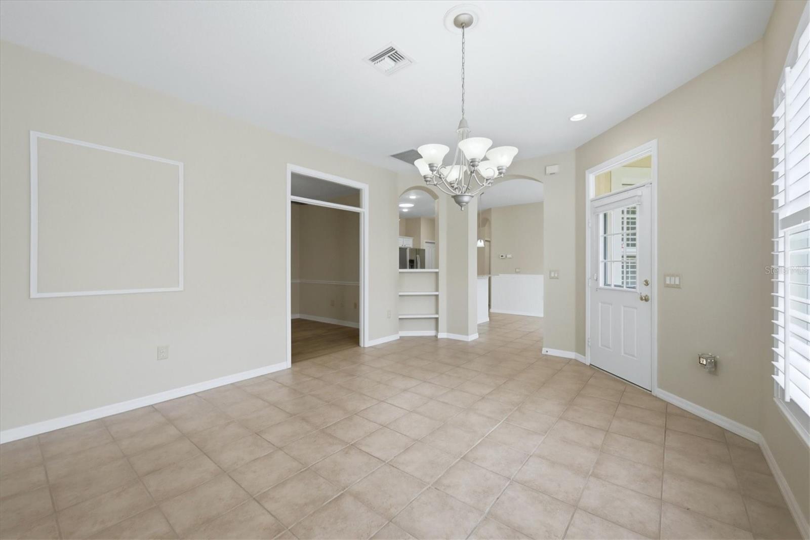 PELICAN POINTE GOLF & CNTRY CL - Residential