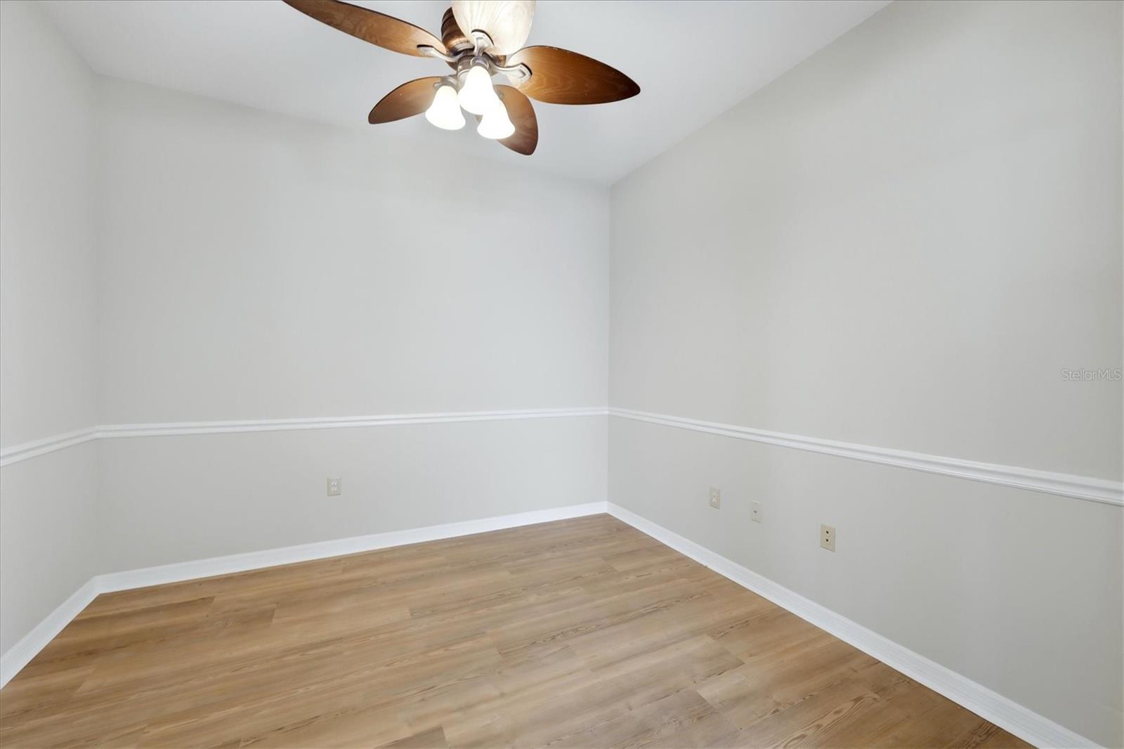 PELICAN POINTE GOLF & CNTRY CL - Residential