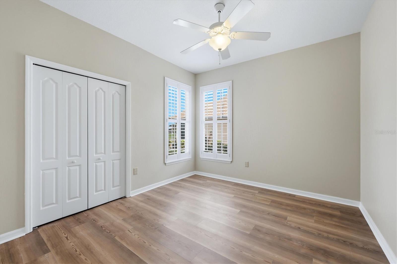 PELICAN POINTE GOLF & CNTRY CL - Residential