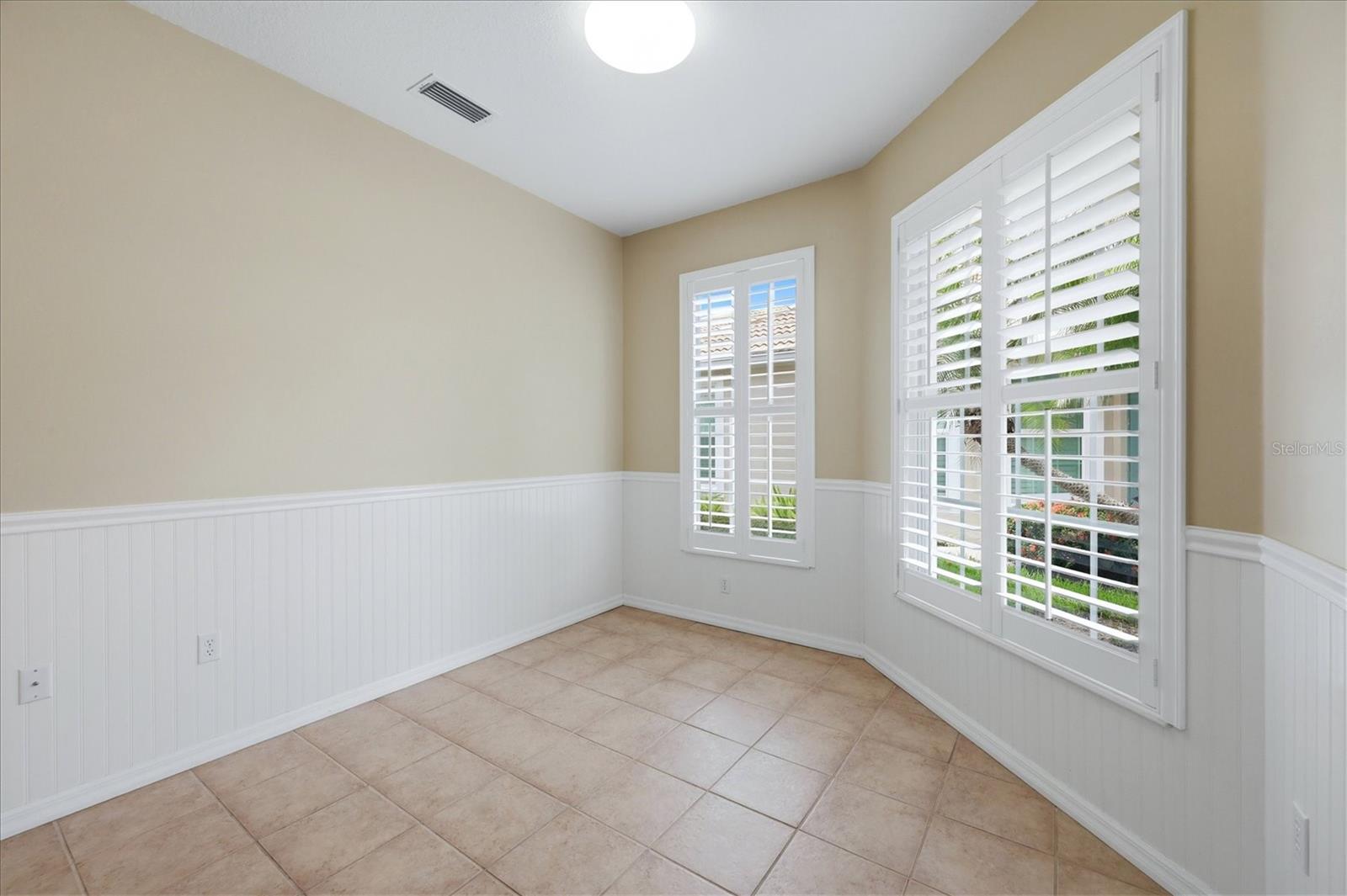 PELICAN POINTE GOLF & CNTRY CL - Residential