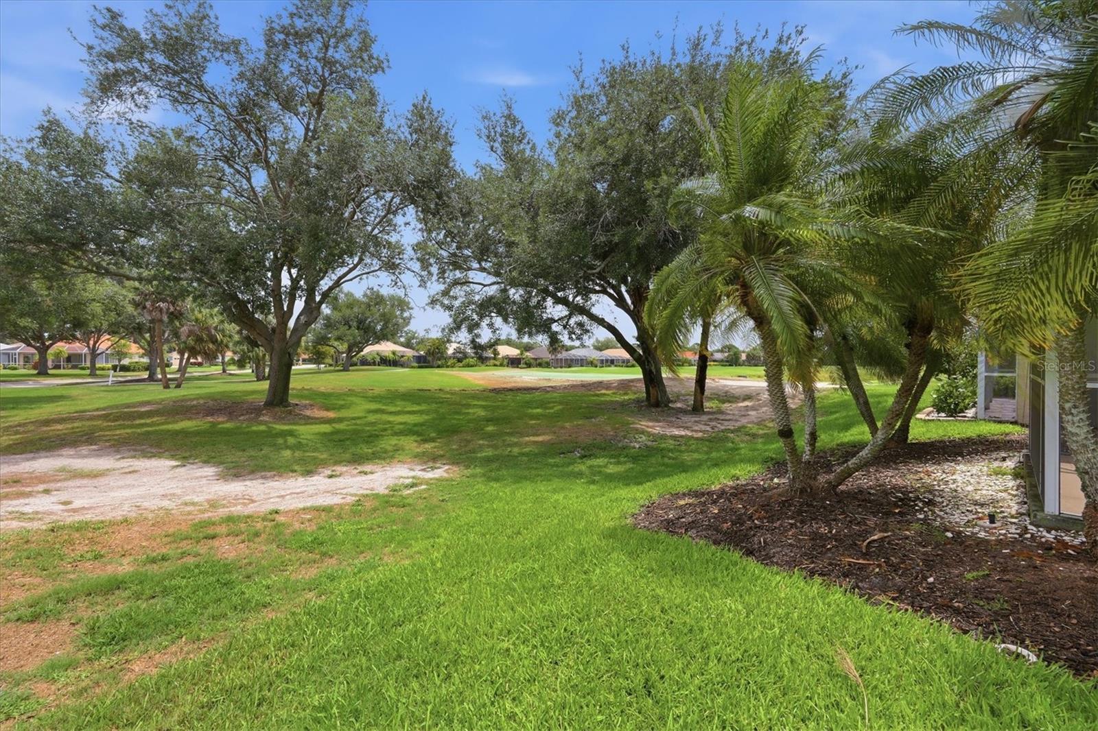 PELICAN POINTE GOLF & CNTRY CL - Residential