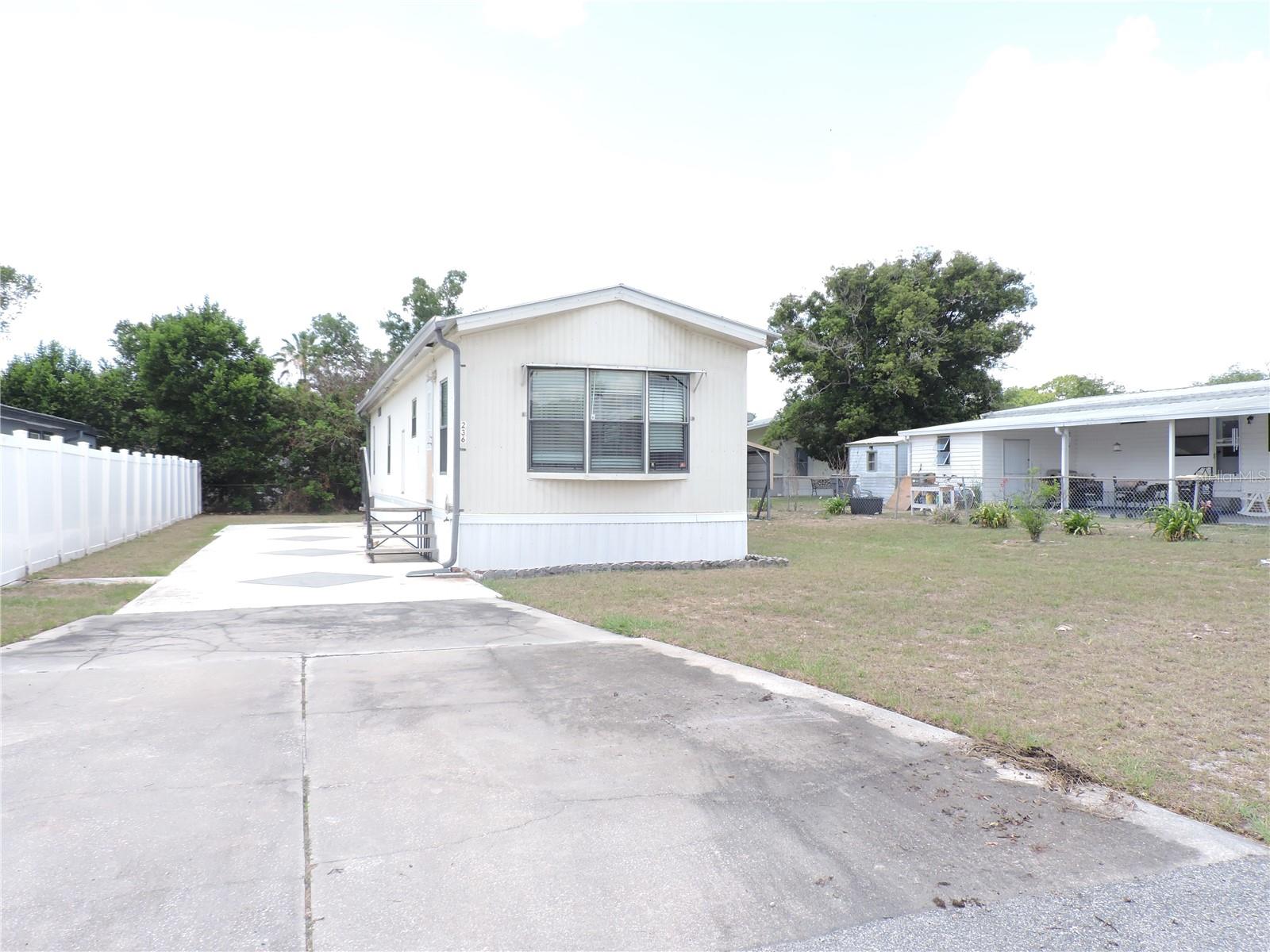 CALOOSA LAKE VILLAGE - Residential