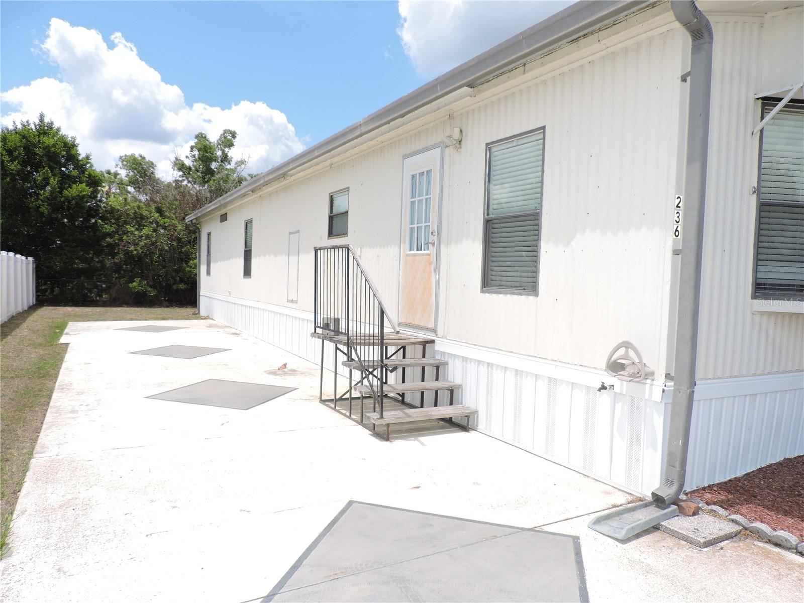 CALOOSA LAKE VILLAGE - Residential