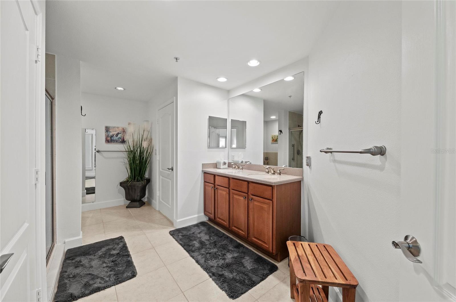 RIVER DANCE - Residential
