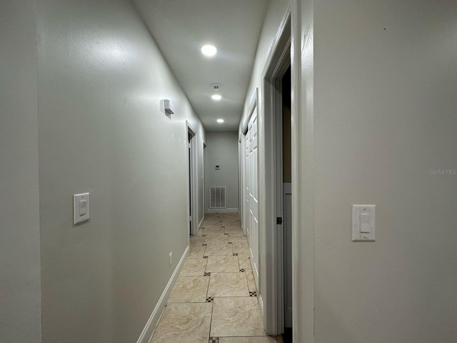 OAKLAN SUB - Residential Lease