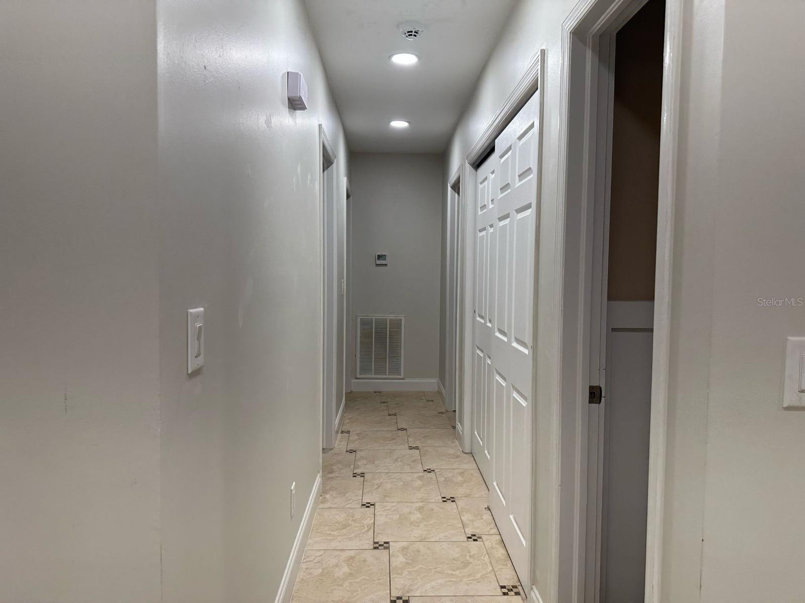 OAKLAN SUB - Residential Lease