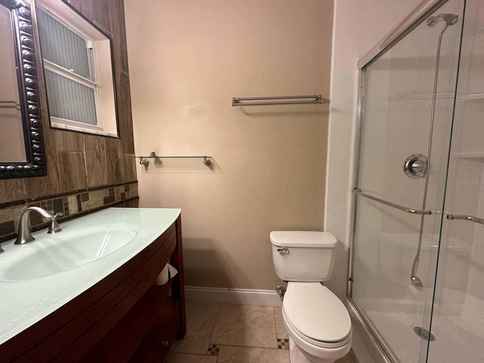 OAKLAN SUB - Residential Lease