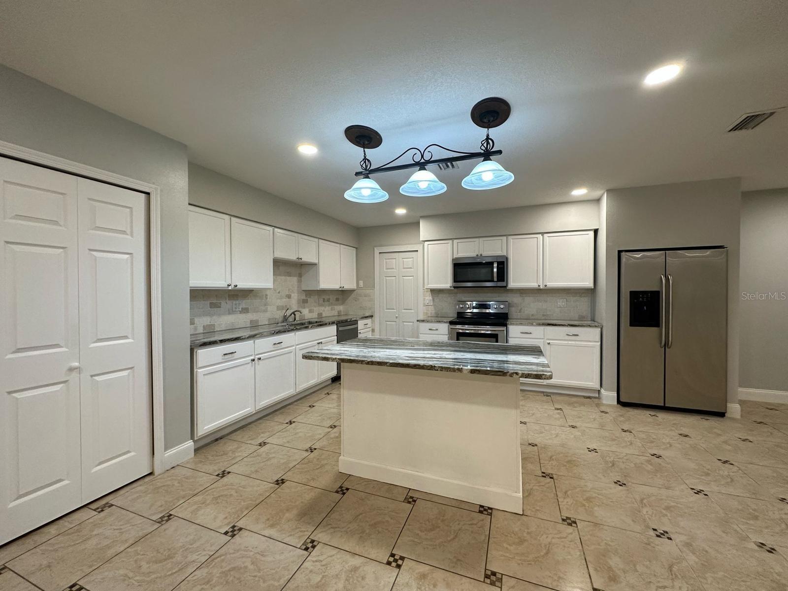 OAKLAN SUB - Residential Lease