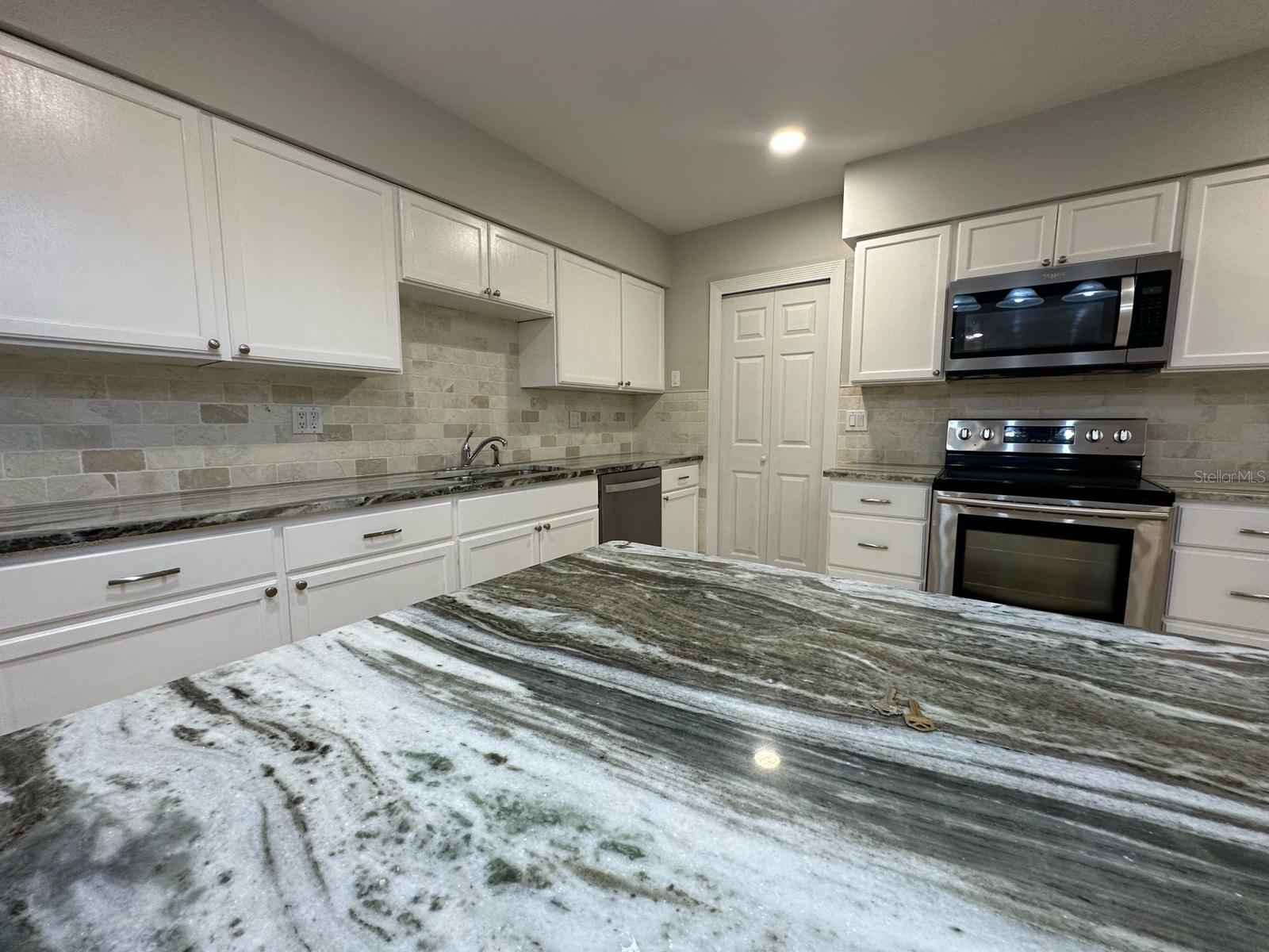 OAKLAN SUB - Residential Lease