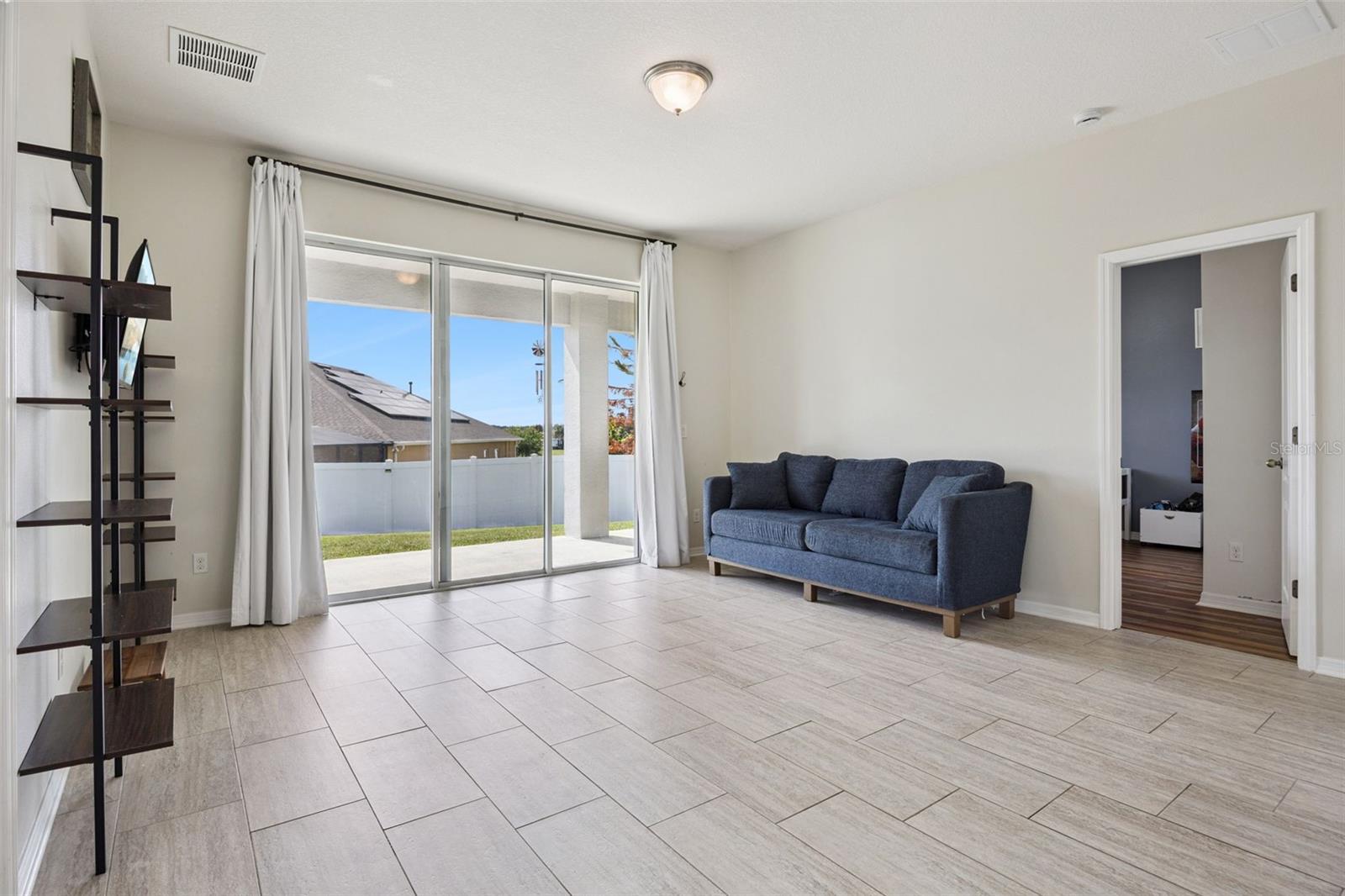 HAMMOCK POINTE - Residential