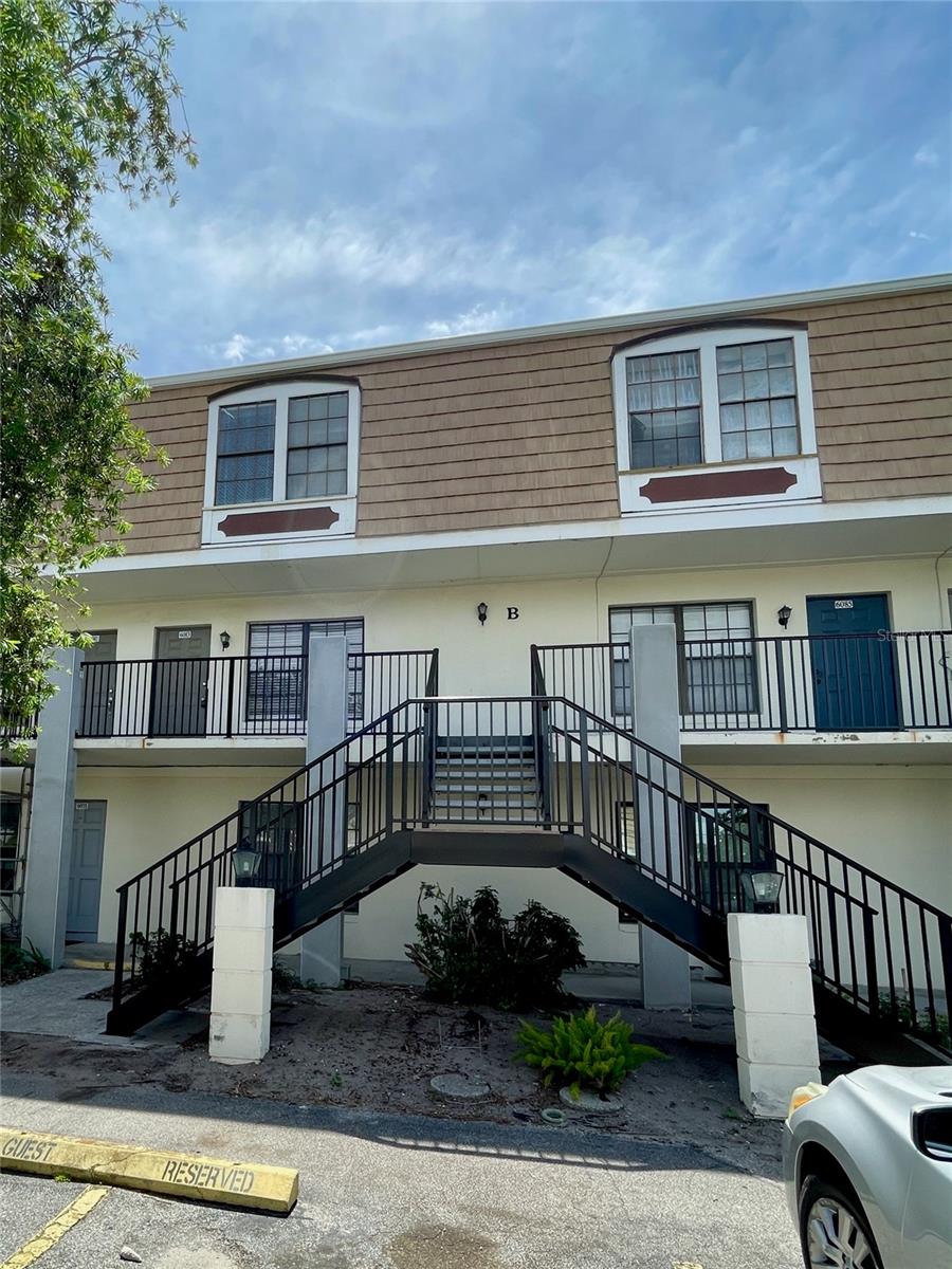 Enjoy this 2 story condo that features 3 bedrooms and 2.5 bathrooms, very convenient located close to shopping areas. Unit has been recently painted and it is ready to move in.  This is a good option for a primary home or investment.