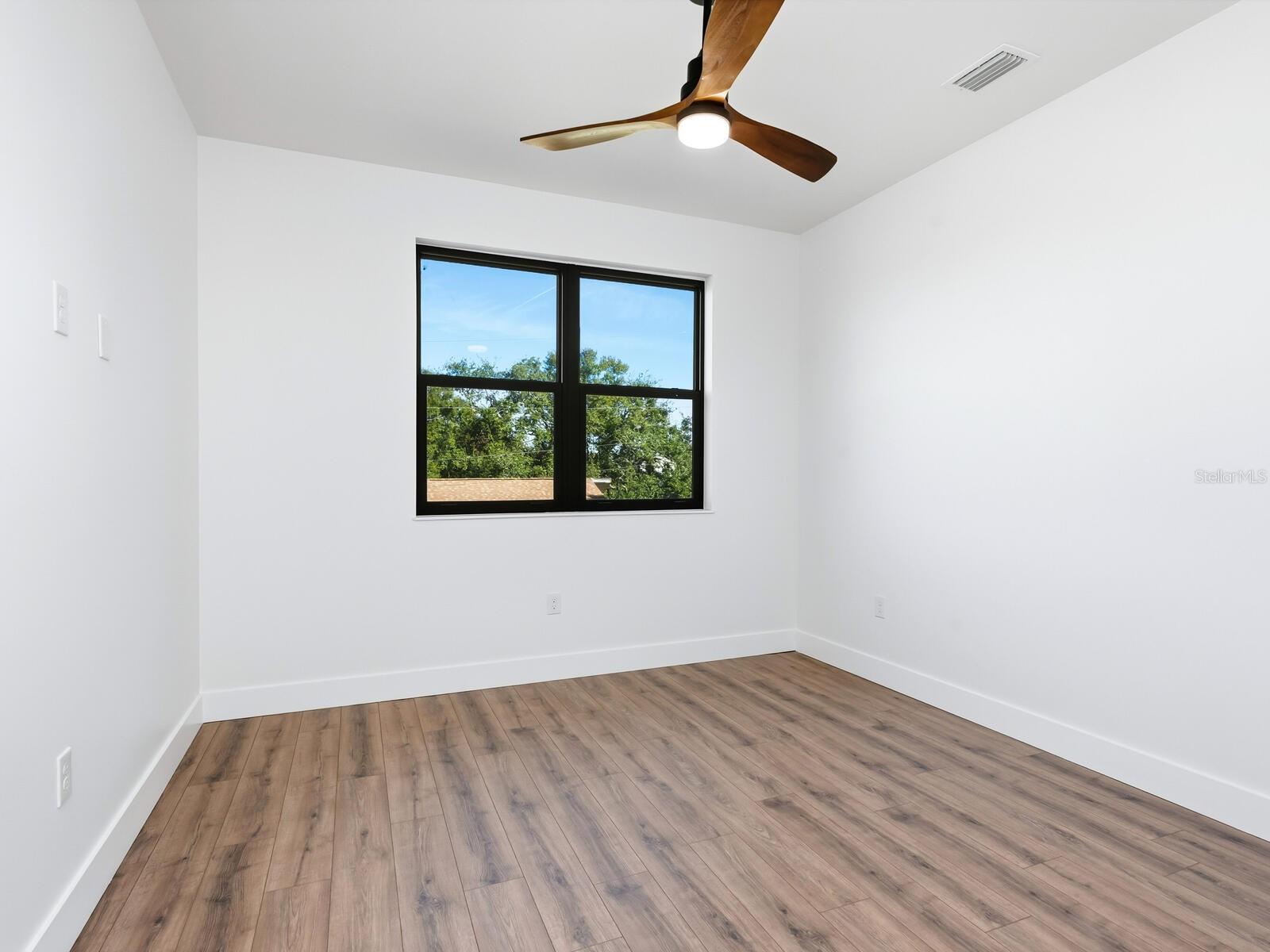 LOMA LINDA PARK - Residential