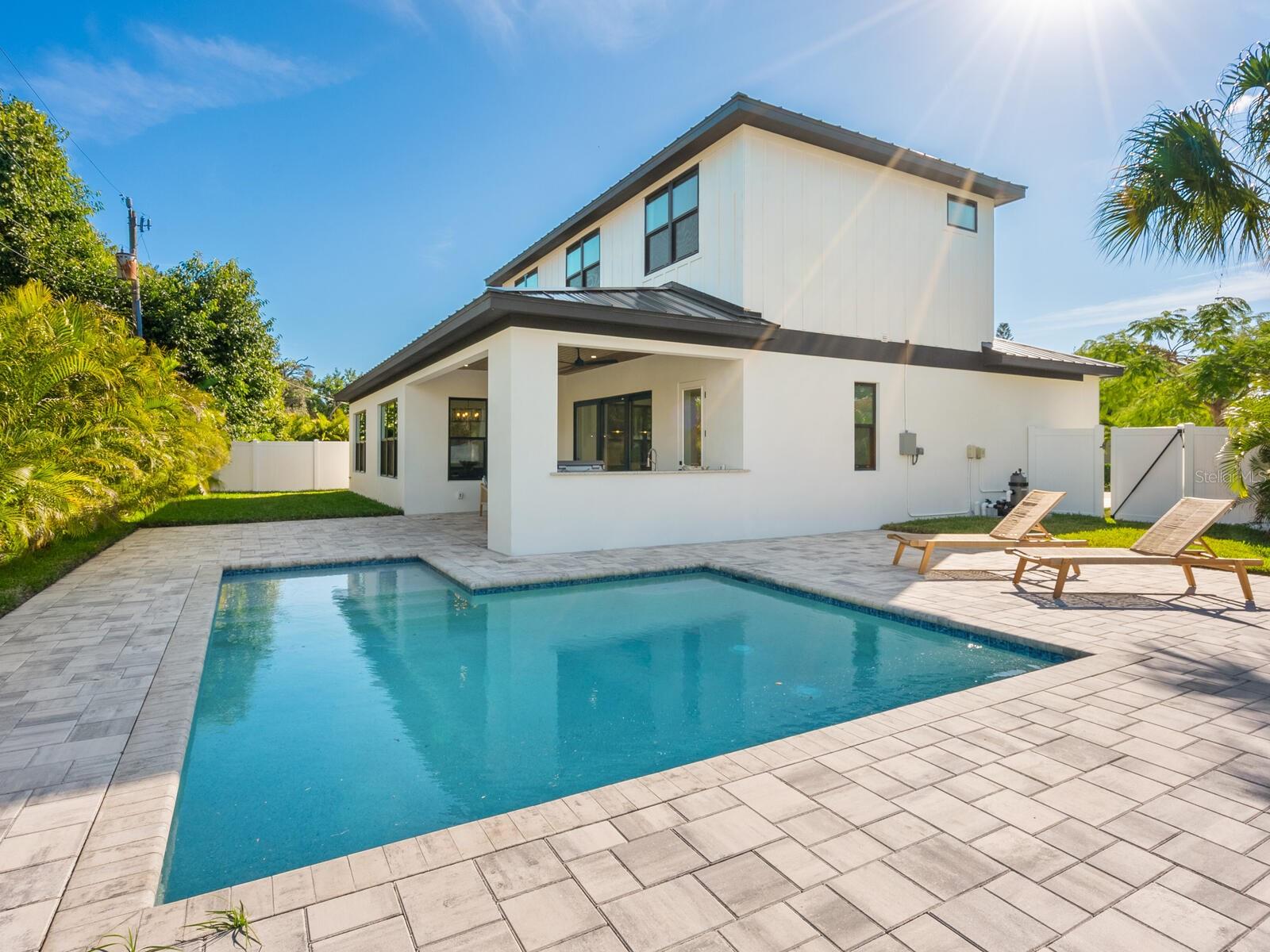 LOMA LINDA PARK - Residential