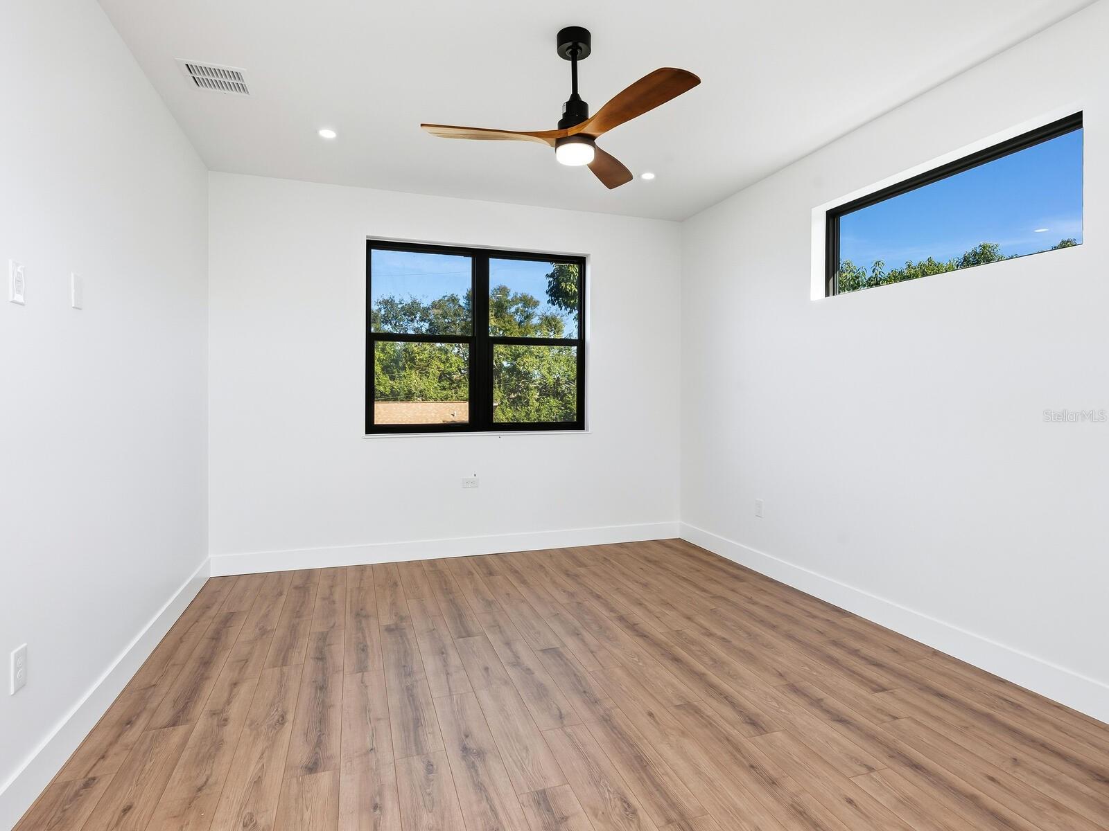LOMA LINDA PARK - Residential