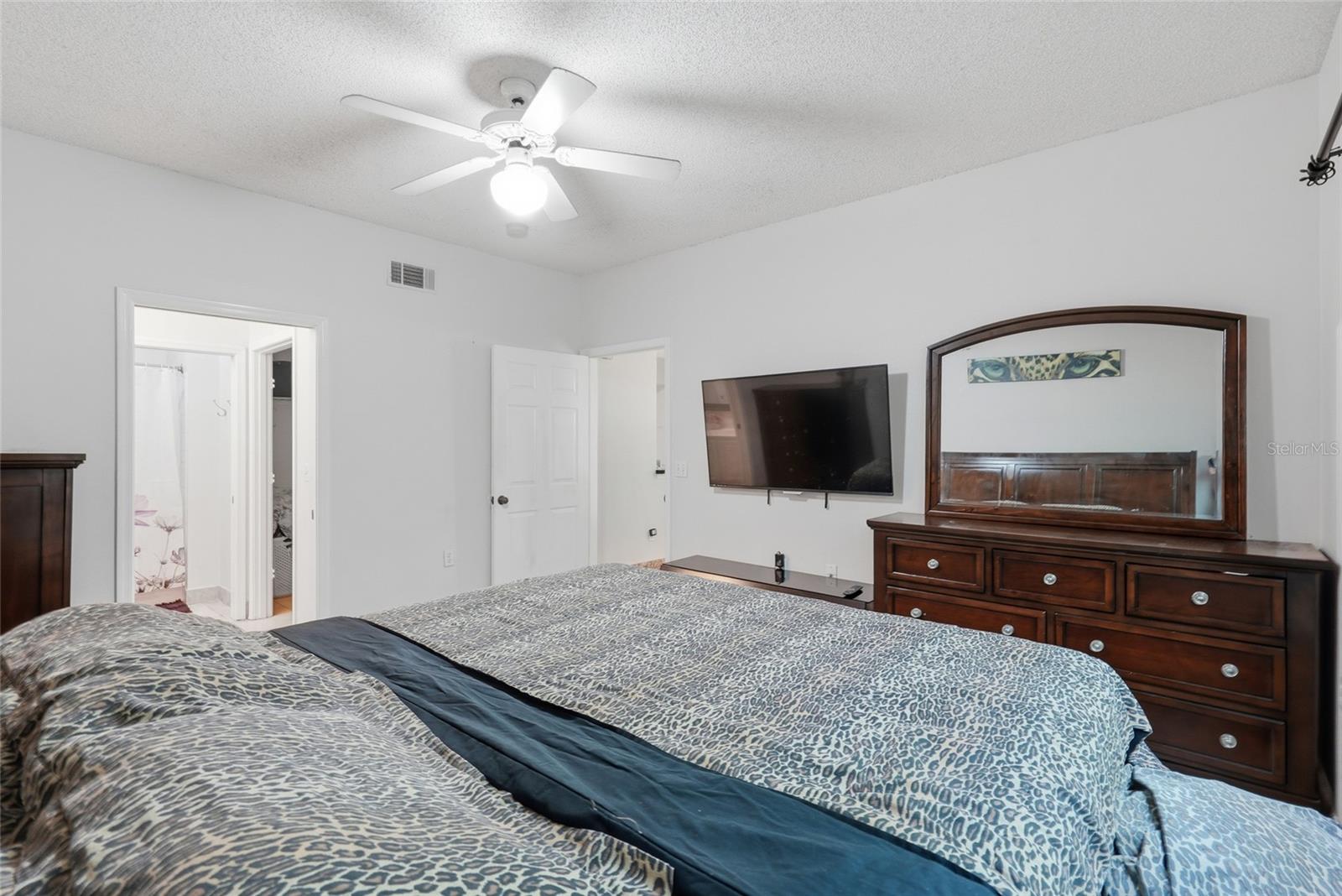 THE LINKS - Residential