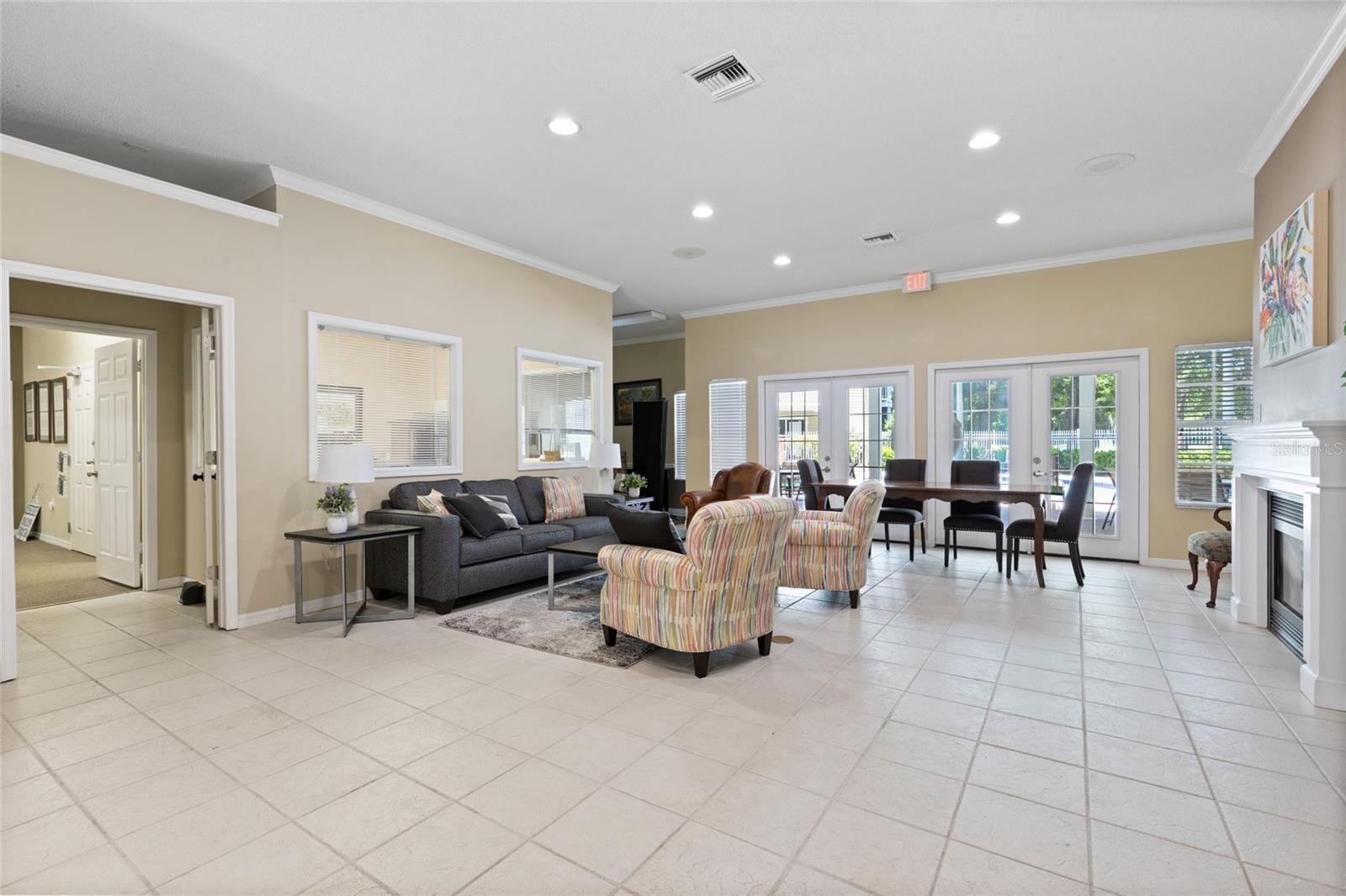 THE LINKS - Residential