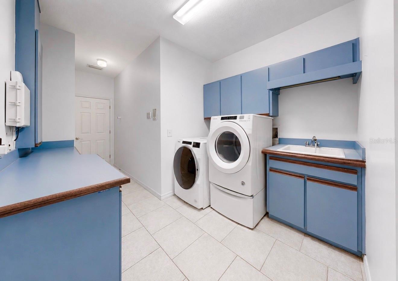 WATERFORD ON THE ALAFIA - Residential