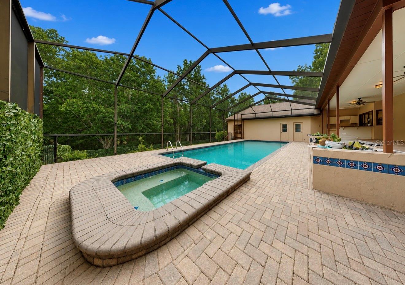 WATERFORD ON THE ALAFIA - Residential