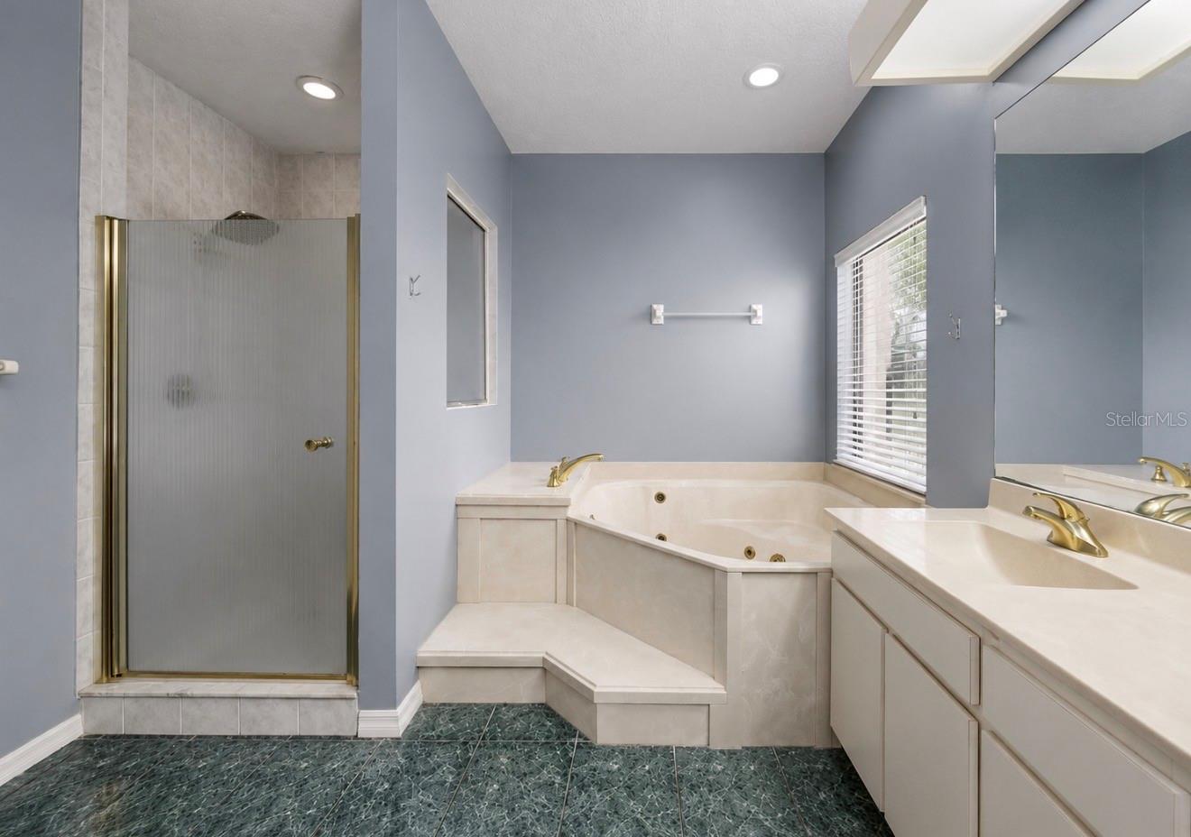 WATERFORD ON THE ALAFIA - Residential