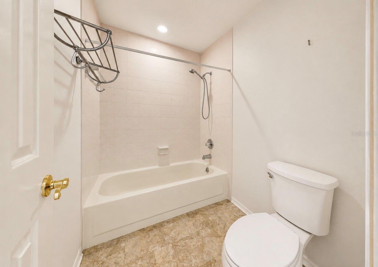 WATERFORD ON THE ALAFIA - Residential