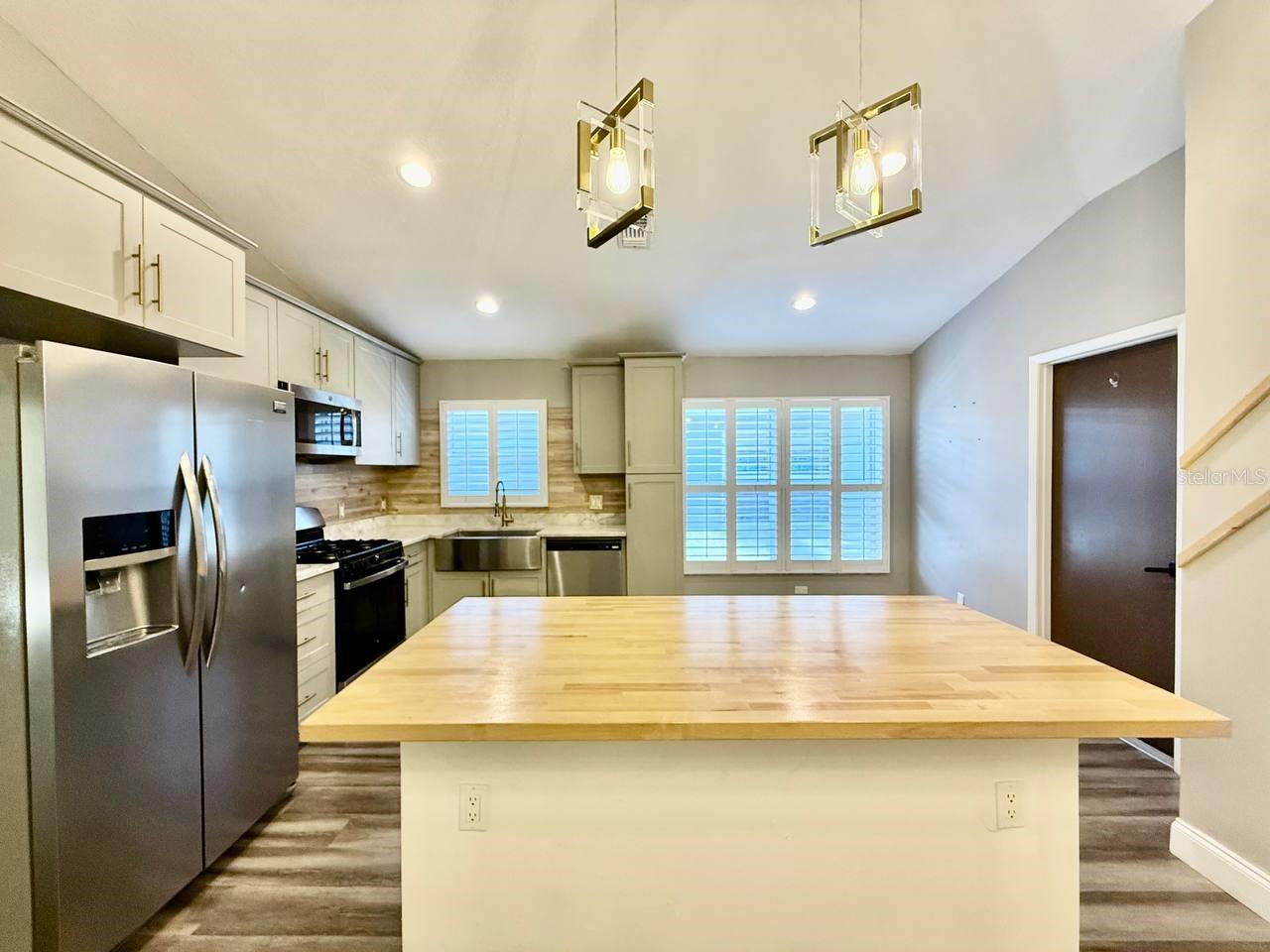 THE OAKS AT BUSCH - Residential Lease