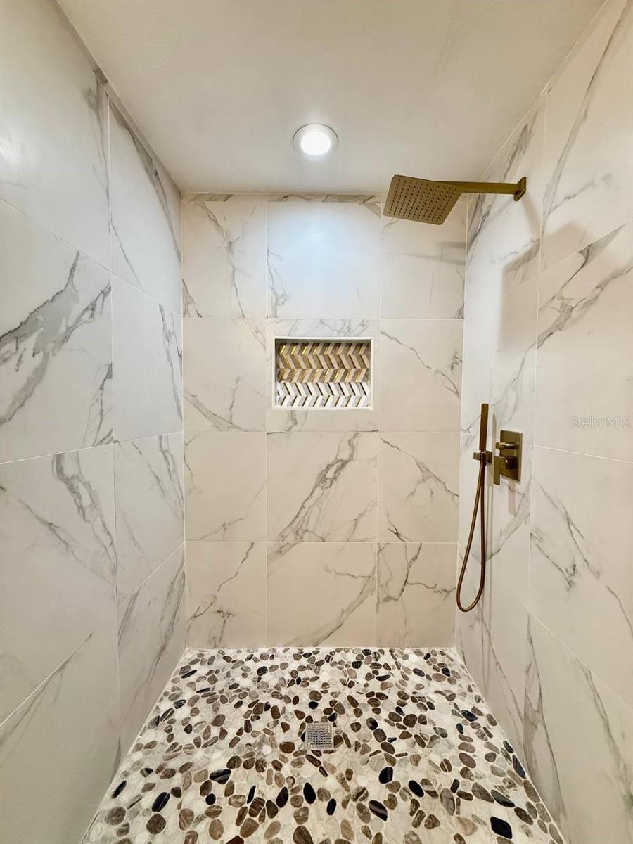 THE OAKS AT BUSCH - Residential Lease
