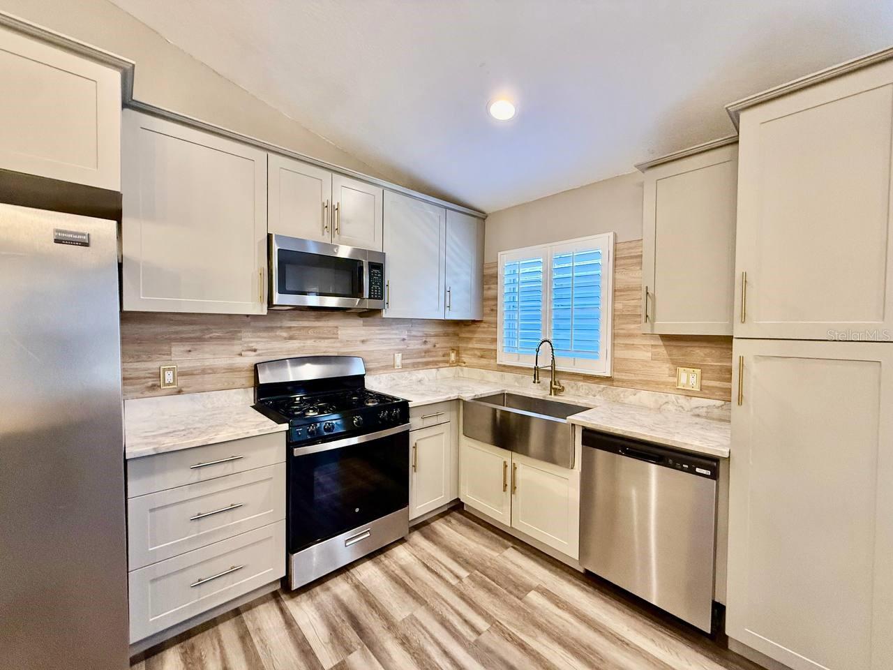 THE OAKS AT BUSCH - Residential Lease