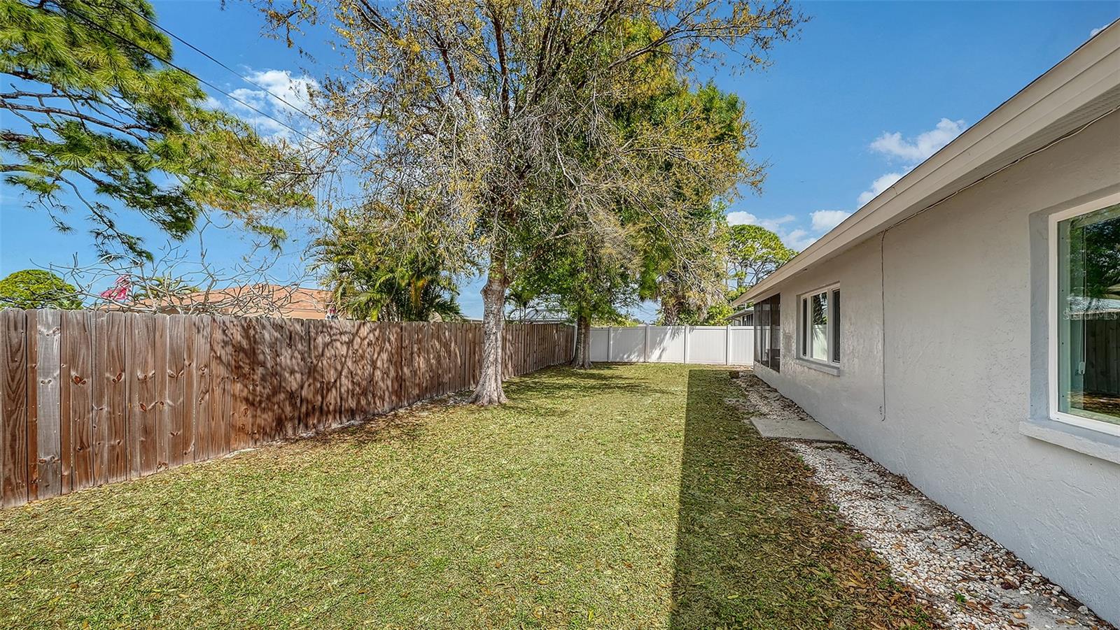 SOUTH VENICE - Residential