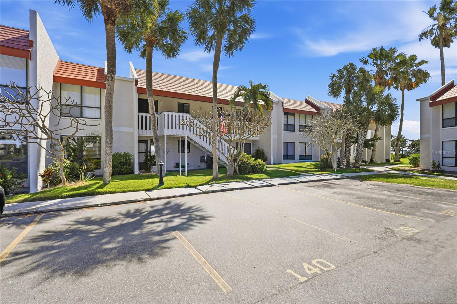 RUNAWAY BAY - Residential