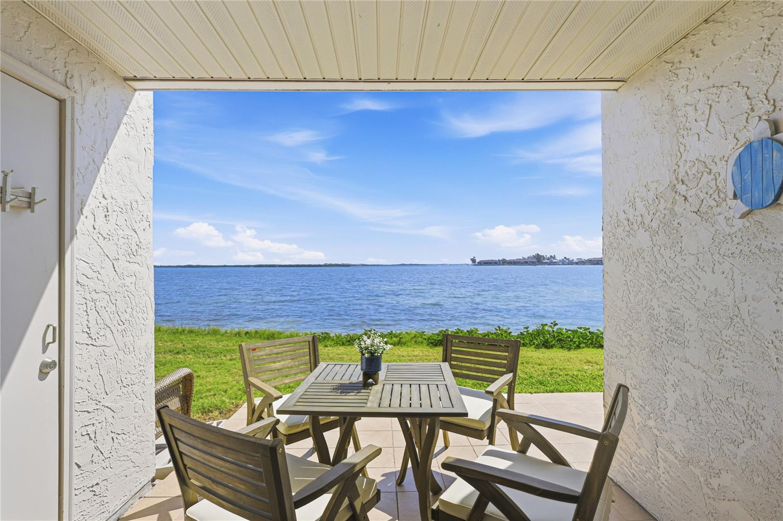 RUNAWAY BAY - Residential